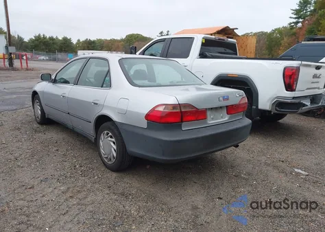2000 Honda Accord 2.3 Lx from USA, damaged, VIN 1HGCG5640YA004279